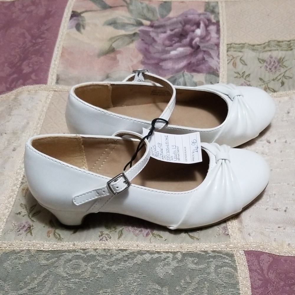Children's Place Girls White Dress Shoes sz 13 NWT